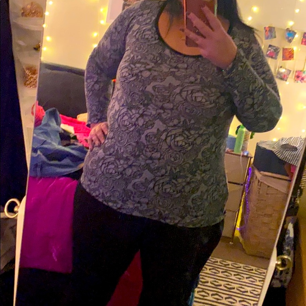 NWOT stretchy limited edition LuLaRoe long sleeved